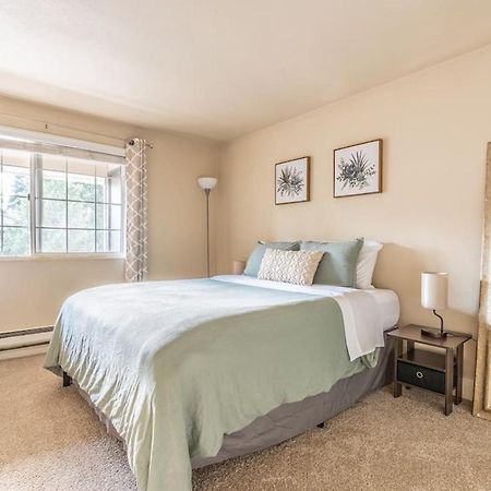 Modern And Spacious Apartment- Gym, Wifi, Free Parking Seattle Eksteriør billede