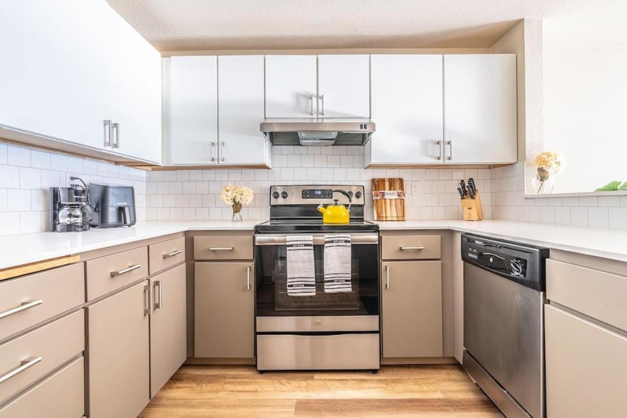 Modern And Spacious Apartment- Gym, Wifi, Free Parking Seattle Eksteriør billede