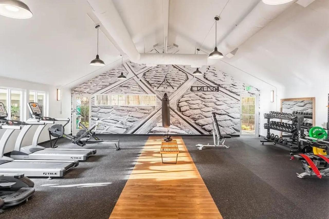 Modern And Spacious Apartment- Gym, Wifi, Free Parking Seattle Eksteriør billede