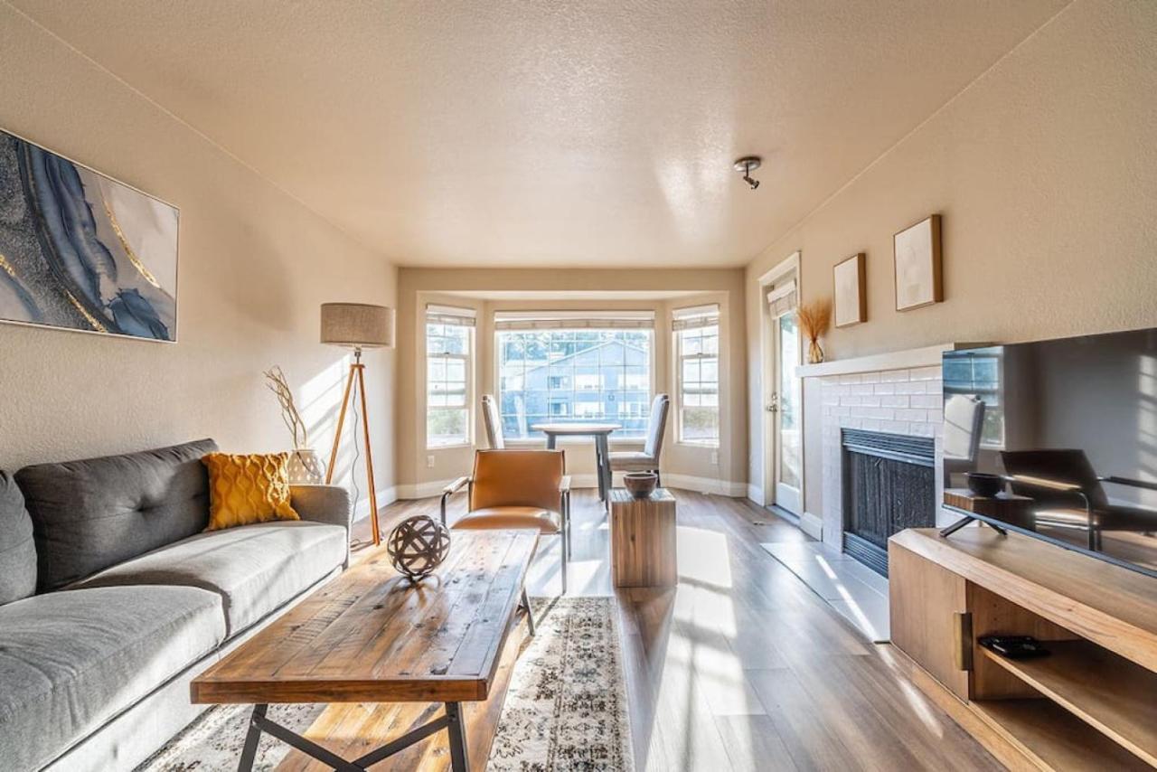 Modern And Spacious Apartment- Gym, Wifi, Free Parking Seattle Eksteriør billede